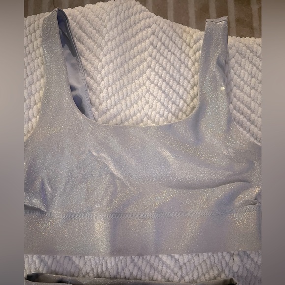 Fabletics Active Set - Shiny Silver - Picture 3 of 4